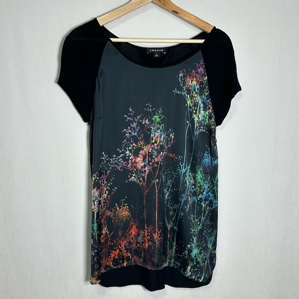Trouve Womens Floral Graphic Short Sleeve Blouse Black Keyhole Back Size S‎